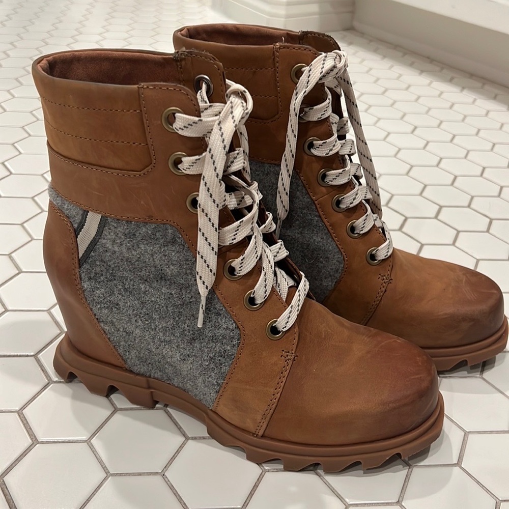 Sorel Joan of Artic